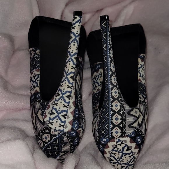 °°○◇○°°°{ Liliana Heels size 8.5 }°°°○◇○°° - Picture 5 of 6